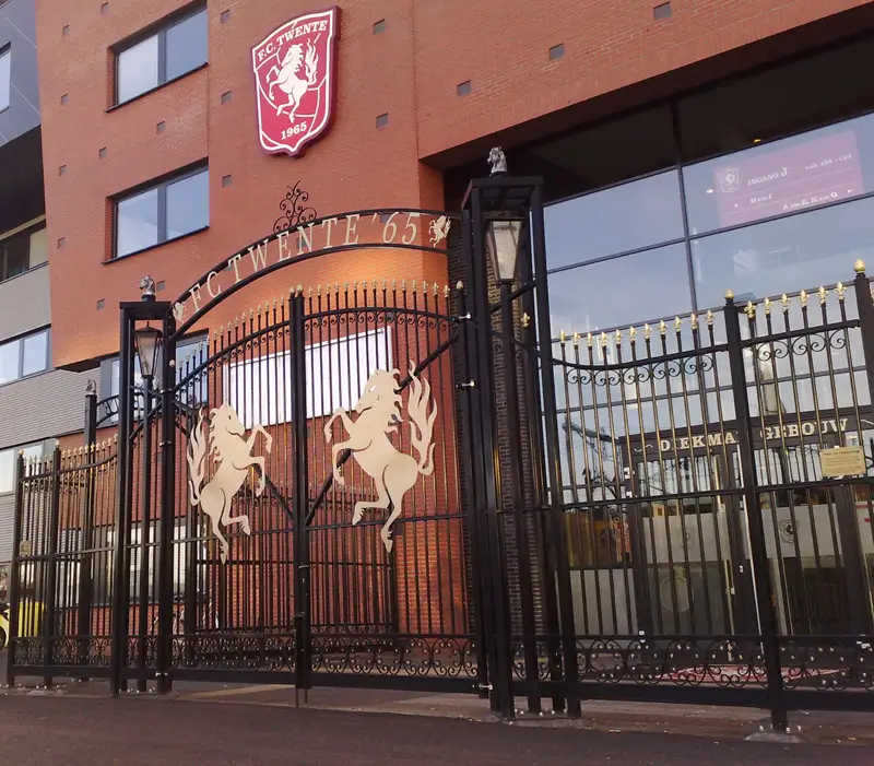 Football Clubs with Horse Logos